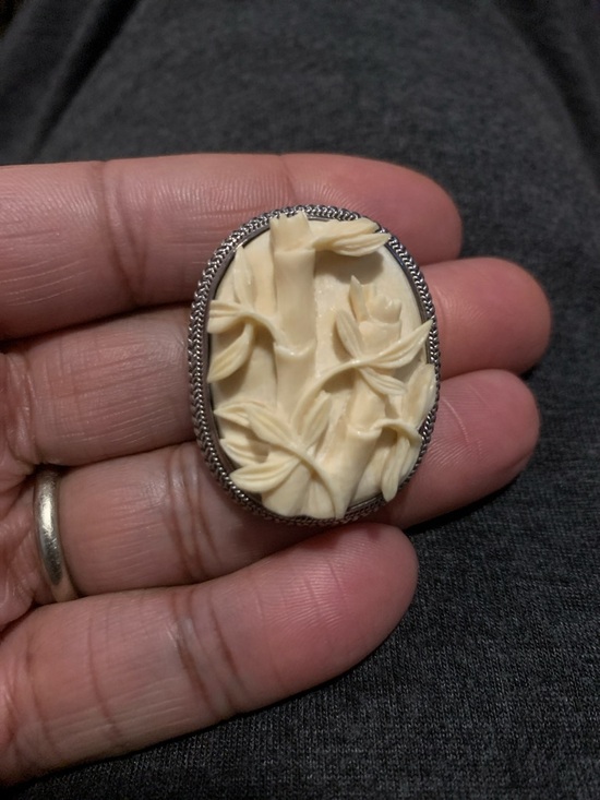 korite Jewelry - Vintage 925 Ivory Floral Cameo Pendant/Brooch